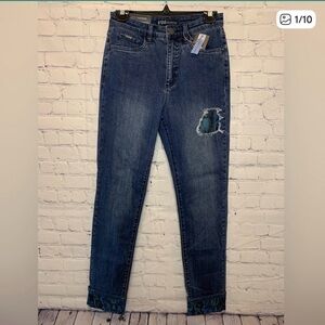 FDJ French Dressing Jeans - Suzanne Pencil Leg High rise jeans. Size 6